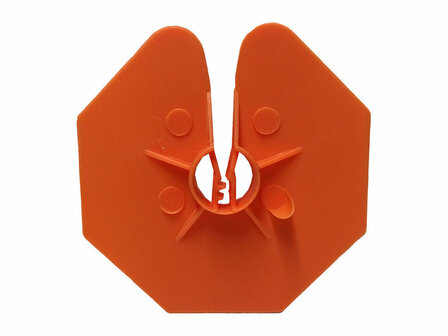 Oranje kunststof object met een hexagonale vorm en centrale opening, voorzien van ronde knoppen aan de zijkanten.