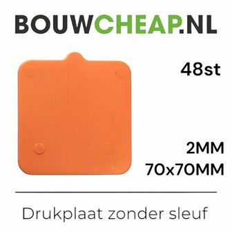 Oranje vierkante drukplaat van 70x70 mm en 2 mm dik, met een afgeronde bovenkant en vier bevestigingsgaten.
