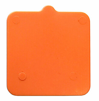 Feloranje vierkante onderzetter van kunststof met afgeronde hoeken en vier kleine nopjes aan de onderzijde voor stabiliteit.