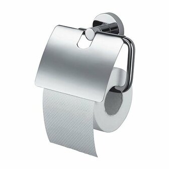 Een glanzende chromen toiletrolhouder met een witte toiletrol die deels is afgerold.