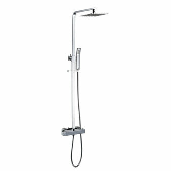 Chromen douchesysteem met grote regendouchekop, handdouche en wandbevestiging. Slanke, moderne uitstraling.