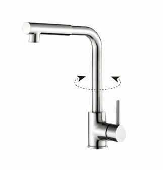 Chromen keukenkraan met een gebogen uitloop en een draaibare spuitmond, voorzien van een hendel aan de zijkant.