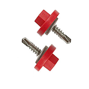 Rode kunststof schroef met metalen schacht en gekruist inzetstuk, geplaatst op een witte achtergrond.