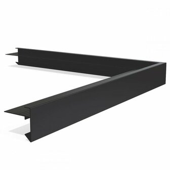 Zwarte hoeklijn van metaal, met een L-vorm en scherpe randen, geschikt voor constructietoepassingen.