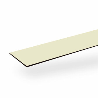 Lange, rechte plaat met een lichte, cr&egrave;mige kleur en een donkere rand aan de onderkant.