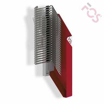 Rode klem met metalen tanden, voorzien van een logo rechtsboven en een eenvoudige, moderne vormgeving.