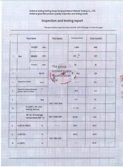 Een document met een witte achtergrond, zwarte tekst en een stempel in het rood, met tabellen en technische specificaties.