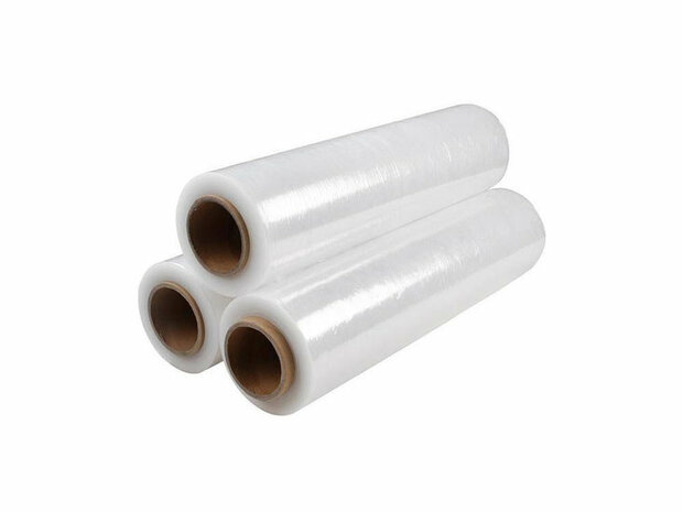 Drie rollen transparant plastic folie met gladde afwerking en bruine kartonnen kernen, gestapeld op een witte achtergrond.