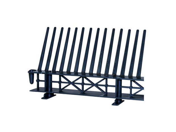 Zwart metalen rek met rechte spijlen, ontworpen voor het opbergen van fietsen, met stevige basis en verticale stijlen.