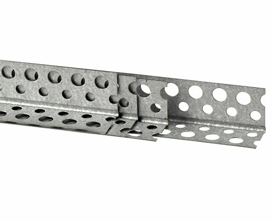 Verzinkt stalen ophangprofiel met ronde gaten, in duidelijk geperforeerde structuur en stevige rechte lijnen.