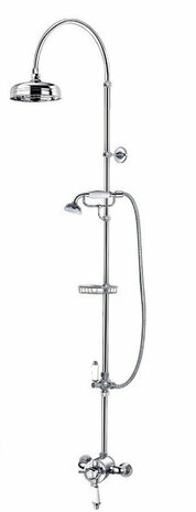 Glanzende, chroomkleurige doucheset met een grote hoofddouche en handdouche, voorzien van een verstelbare wandbevestiging.