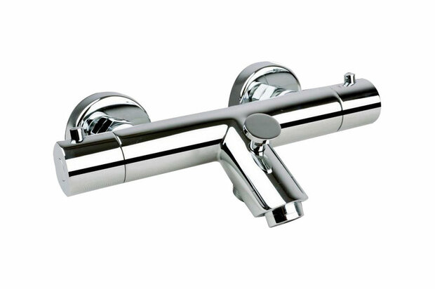 Een glanzende, moderne doucherugwand met een centrale kraan en twee ronde handvatten.