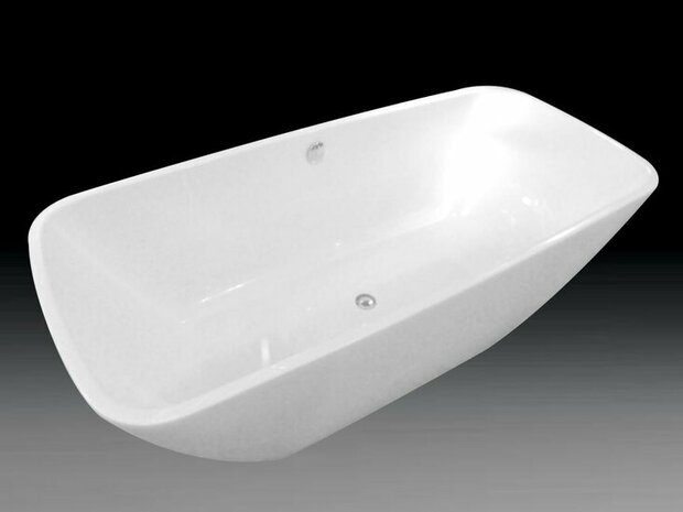 Witte, moderne badkuip met een strakke, rechthoekige vorm en een glanzende afwerking op een zwarte achtergrond.