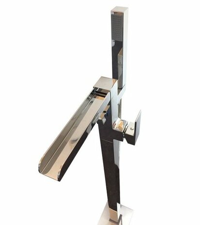 Glanzende, chroomkleurige kraan met rechthoekige uitgang en moderne, strakke lijnen, met een eenvoudig en stijlvol ontwerp.