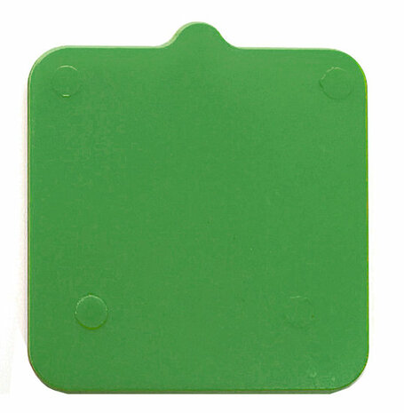 Heldere groene plastic puzzelstuk met afgeronde hoeken en een uitsparing bovenaan, zonder merklogo of andere versieringen.