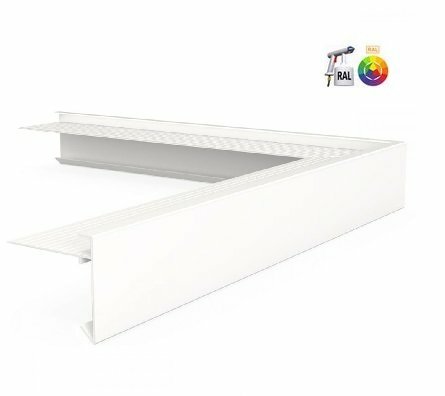 Witte kunststof hoeklijst met een geribbeld oppervlak en een subtiele, moderne vorm. Geschikt voor schilderen in diverse kleuren.