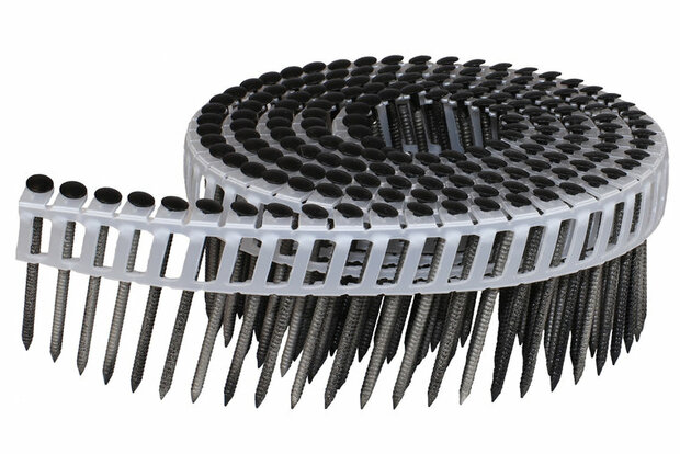 Ronde strip met zwart metalen spijkers, omgeven door een witte plastic houder, netjes opgerold in een spiraalvorm.