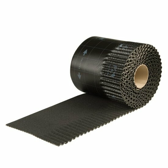 Een rol zwart anti-slip tape met een geribbelde textuur en een papierachtige kern.