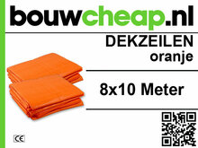 Oranje dekzeilen van synthetisch materiaal, gestapeld en met een duidelijk merklogo van bouwcheap.nl.