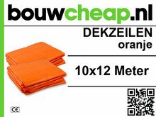 Oranje dekzeilen van Bouwcheap.nl, stevig materiaal, 10x12 meter, gestapeld met duidelijke tekst en QR-code.